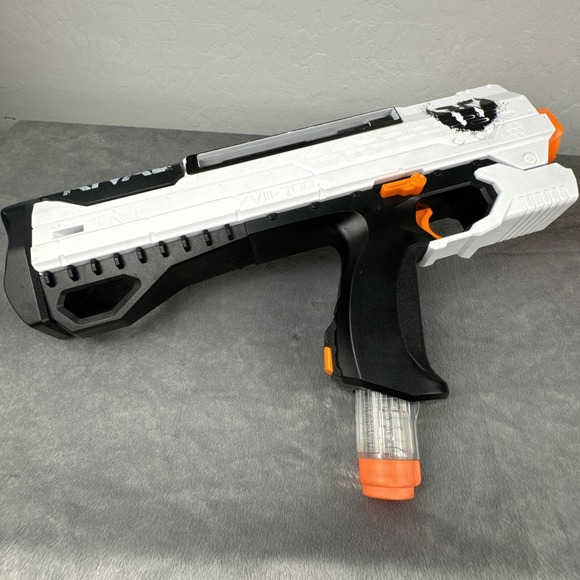 Nerf Rival Outdoor Blaster XVIII-700 Phantom Corps White Helios Red Christmas - Picture 2 of 16
